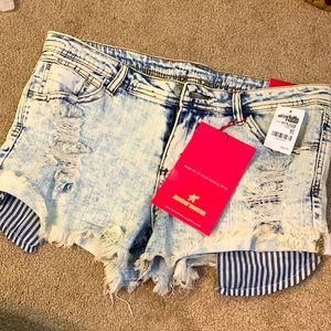 Cut Off Jeans